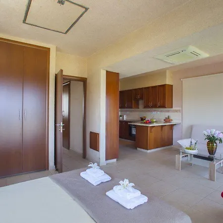 “beachfront Del Mare Close To Sirina Bay” 61 *