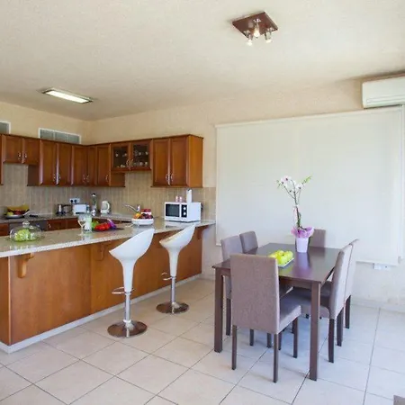 “beachfront Del Mare Close To Sirina Bay” 61 Βίλα